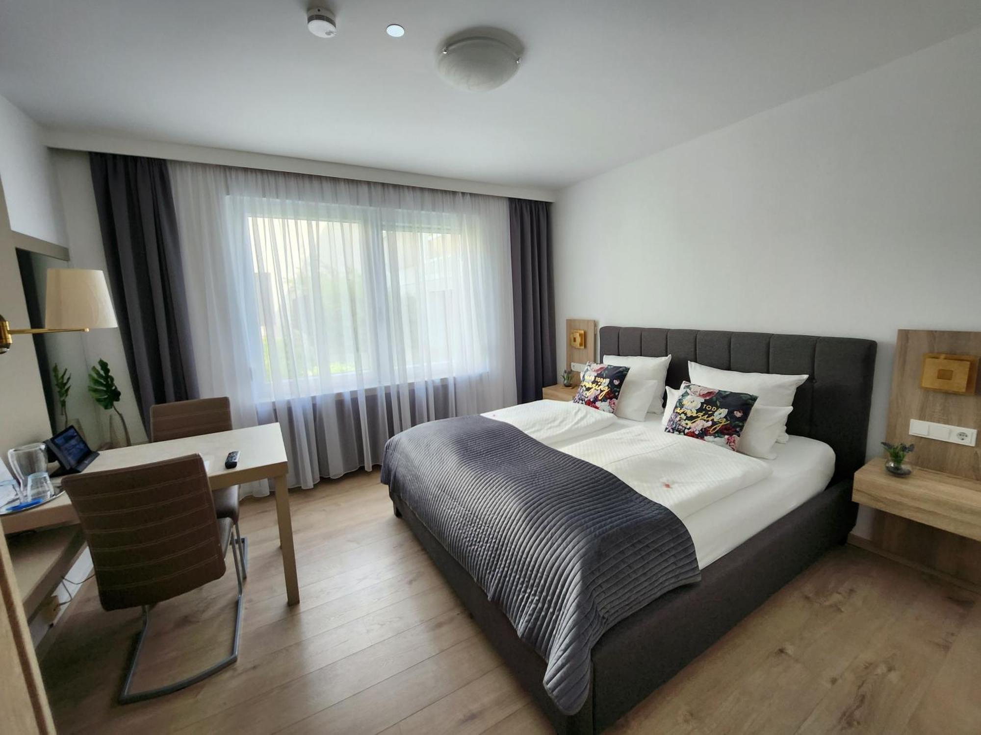 Stadthotel Geis Bad Neustadt an der Saale Buitenkant foto