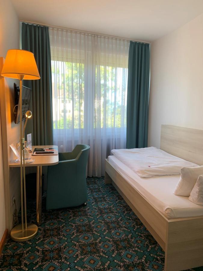 Stadthotel Geis Bad Neustadt an der Saale Buitenkant foto